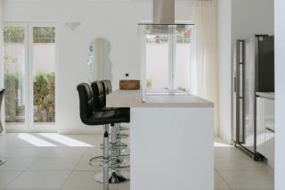 Villa Oleander by Domus Mirus - Rooftop Cinema & Pool & 6min Walk to Beach - 1