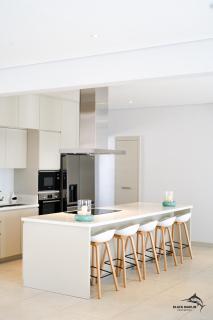 Black Marlin Luxury 2 Bedroom Apartment - 3