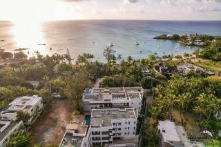 Black Marlin Luxury 2 Bedroom Apartment - 9