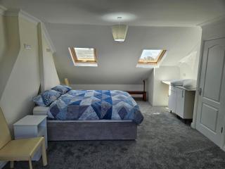 Spacious 5 bedroom and 5 bathroom home in Croydon - Thornton Heath - 8
