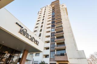 3BR Apt w Balcony and Sea View - 9