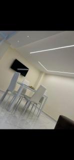 Lombardo House - 3