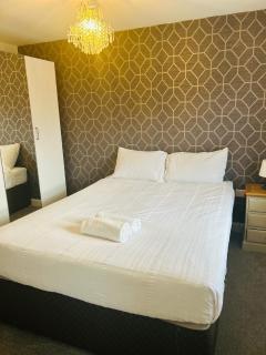 Modern 4-Bed Detached Home in Corby - 0