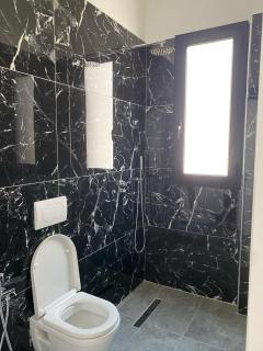 Arval Rooms - Valona - 1