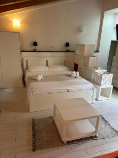 Resta Cu Mme a Chiaia - 2