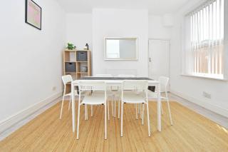 Walthall House - By Sigma Stays - Crewe - 8
