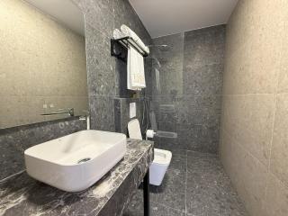 ES Hotel - - 5