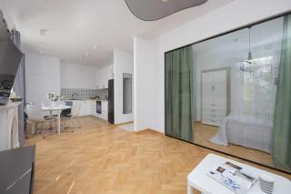 Stylish One Bedroom Apartment in Warsaw with Balcony by Noclegi Renters - Varsovie - 3
