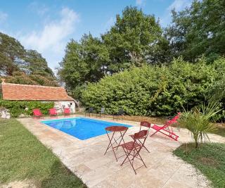 Piscine, jardin boisé & espace familial - 5
