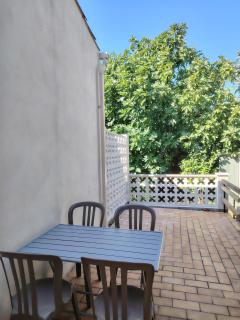 Logement avec terrasse et jardin - 1