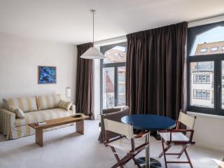 Cozy Getaway for 4 near the Beach - 5