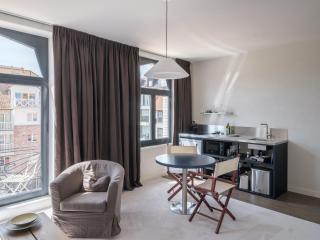 Cozy Getaway for 4 near the Beach - 4