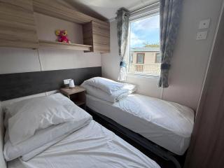 Charming 8 Berth Caravan At Cherry Tree Holiday Park In Norfolk Ref 70831C - Great Yarmouth - 6