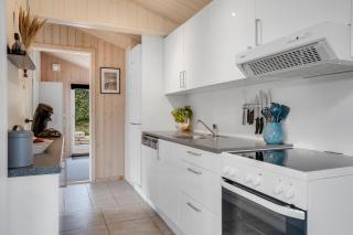 Lovely Renovated Holiday Home, With Large Enclosed Terrace, In Vorupør By The North Sea - 2