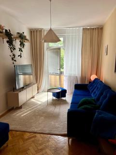 Duże, słoneczne i spokojne dwupokojowe mieszkanie w centrum miasta - 9