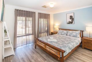 Luskentyre- 500m Beach -1km town - 7