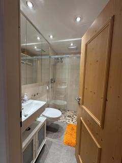 Gemütliche Wohnung mit Bergblick und Terrasse - 2