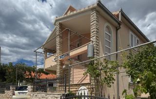 Awesome Apartment In Okrug Gornji With Wifi - 9