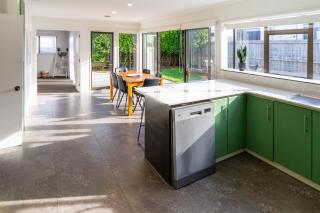 Urban Nest on Perth 3BR 1 and a half Bath Free Parking - 7