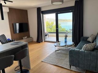 POLAI Seafront Apartment - 3
