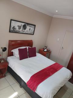 Lakeview Boutique Hotel & Conference Center - 6