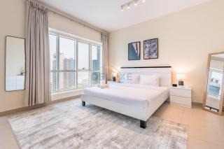 Lakeside 2BR, Steps from Metro & Almas West Lake, Quick Drive to Ain Dubai & Beach, Lakepoint N2, JLT by Deluxe Holiday Homes - 7