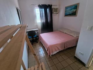 casa jota quarto com cama de casal e ar wc compartilhado - 2