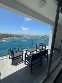 Seaview 9th Floor sliema apartment with Valletta Views - 8