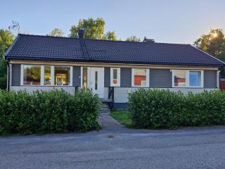 Hus söder om Umeå, nära havet - 1