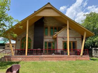 Birdsong Pahalgam 6BR Stay with Riverside - 5