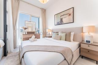 Walk to Dubai Hills Mall, Premium Amenities And Near Dubai Hills Park And Golf Club, Socio Tower 1, Dubai Hills by Deluxe Holiday Homes - 2