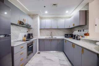 Spacious 1BR in the iconic Torch Tower, Dubai Marina - Allsopp&Allsopp - 4