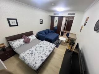 Cozy Studio with Sofa bed beside DMCC Metro & Dubai Marina - 6