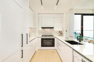 Private Pool Luxe 2BR Apt Fully Equipped - 8