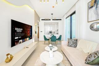 Private Pool Luxe 2BR Apt Fully Equipped - 0