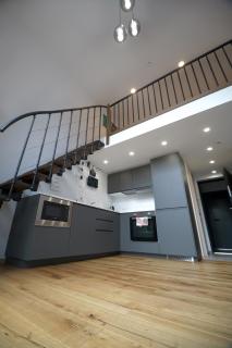 KgB - 32, Stylish City Apartment - 10 mins walk to Old Town - 7