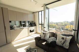 Lovely Luxury Apartment in One Rosebank - 4