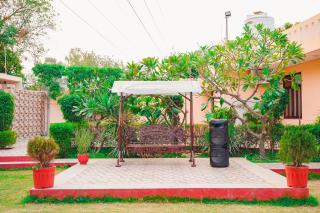 Desha Farm Cozy 3BHK Retreat with Pool in Delhi - 4