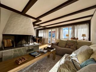 Alpine Chalet Nestled in the Heart of Gstaad - Gstaad - 9