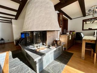 Alpine Chalet Nestled in the Heart of Gstaad - Gstaad - 7