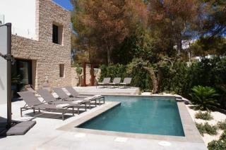 Beautiful Family Home in Santa Eulalia, 1035 - 9