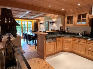 Luxurious Alpine Getaway at Park Hotel Gstaad - Gstaad - 6