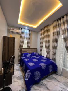 The Regal Luxury Apartment Hub - 9