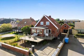 Family Friendly House By The Sea - Allinge - 0