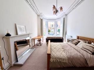 Festival let in Edinburgh Ground Floor Flat - 8