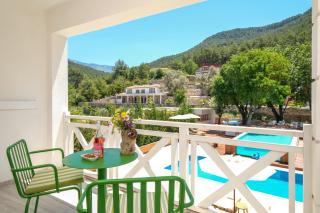 Tütsü Suites - Eskiömerler - 0