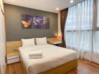 Luxury 2 Bedroom Apartment In Vinhomes Green Bay 25 Minutes To Airport - Hanoi - 1