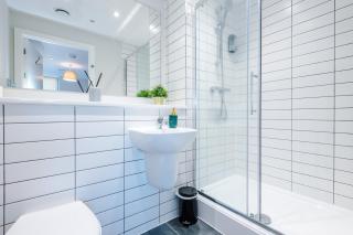 High End 2 Bedroom with Parking and City Access - 4