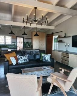 Barber's Trail Lodge - Modern Comfort, Wild Beauty - Hartebeesrivier - 3