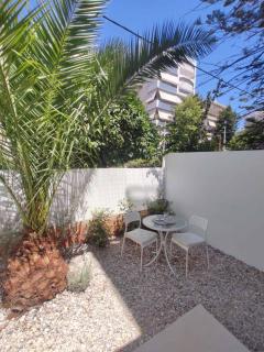 Viktoria's Garden Pavilion - 2